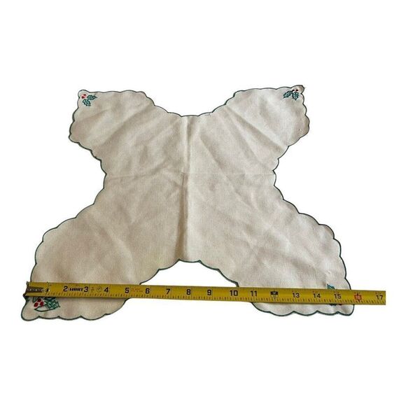 Cloth Basket Bread Roll Liner Embroidered Holly Scalloped Edges 16” Vintage - Picture 3 of 5